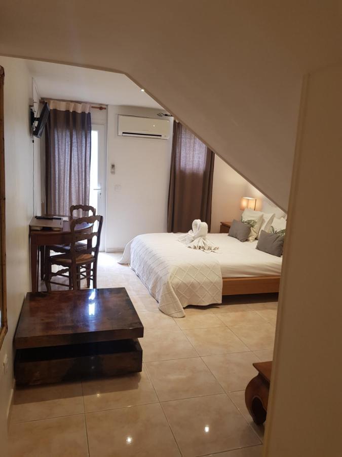 Hotel Villa Maya Gassin Esterno foto